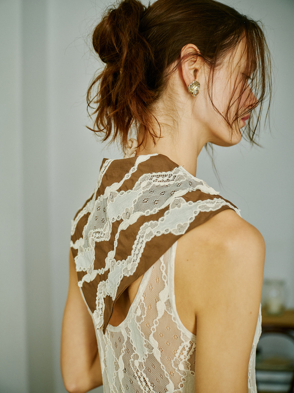 WAYT Dancer’s Spirit Bandana – boyunda kullanımıyla şiirsel ve özgün görünüm